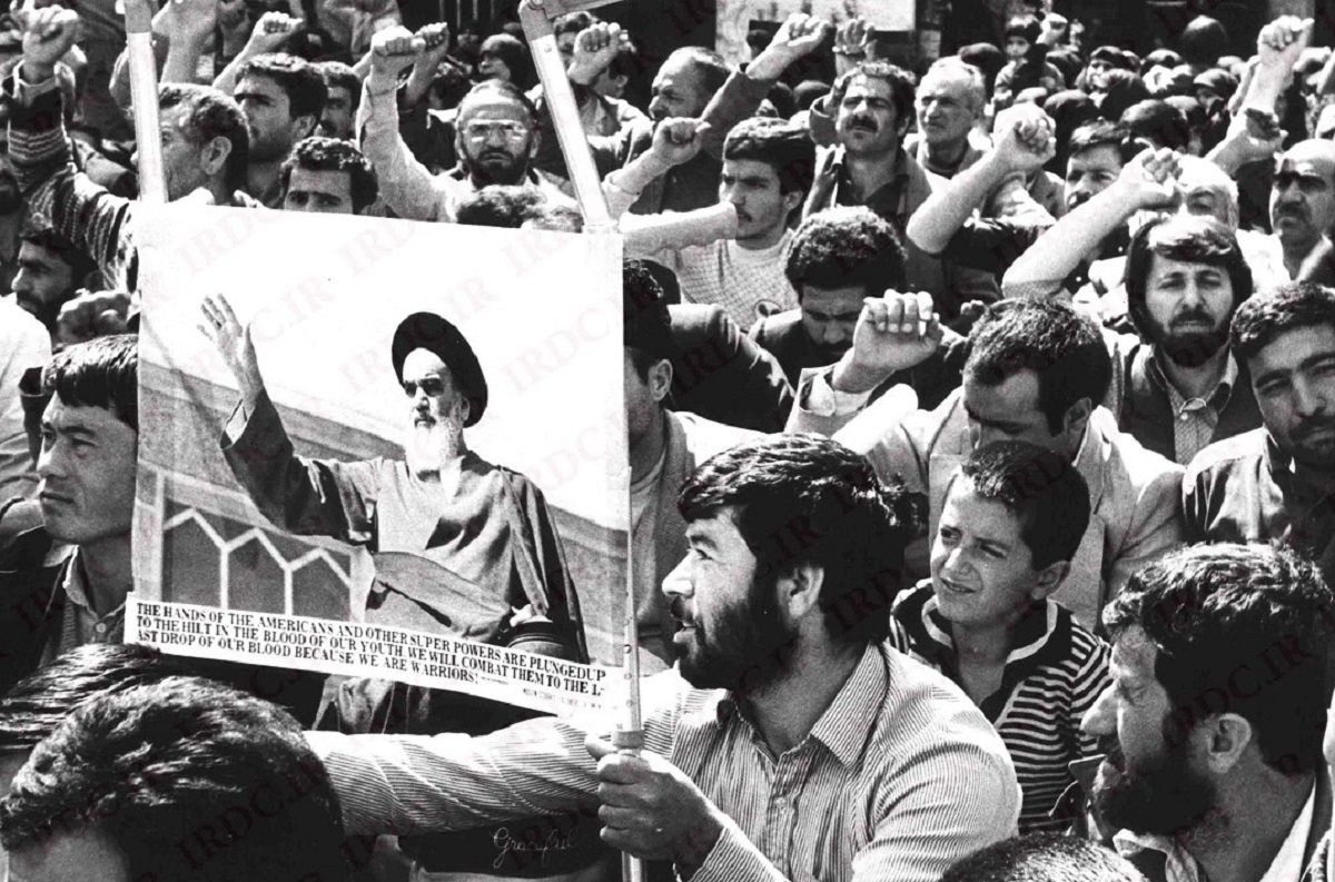 سیدعلی موسوی، شهید ۱۸ ساله انقلاب در محله کوشش است سیدعلی موسوی، شهید ۱۸ ساله انقلاب در محله کوشش است
