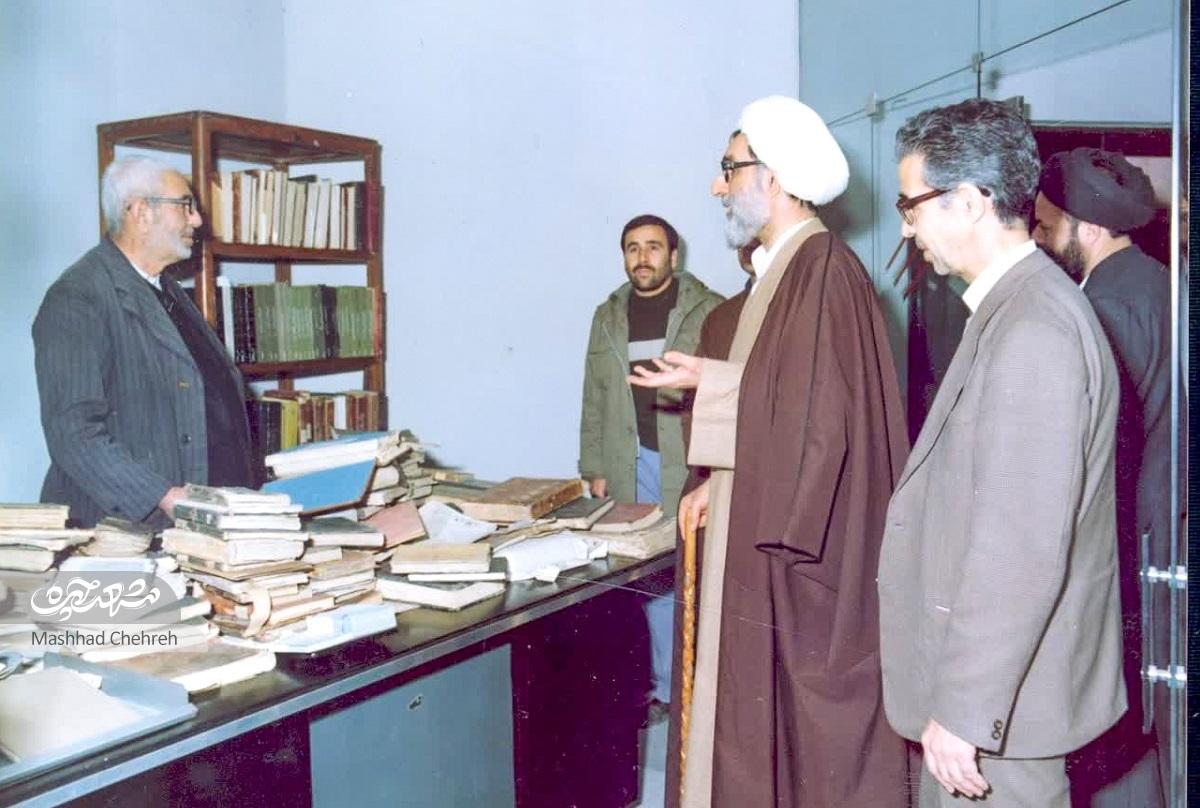استاد مهدی ولائی 66 سال مأمور «ثبت احوال» نسخههای خطی حرمرضوی بود استاد مهدی ولائی 66 سال مأمور «ثبت احوال» نسخههای خطی حرمرضوی بود