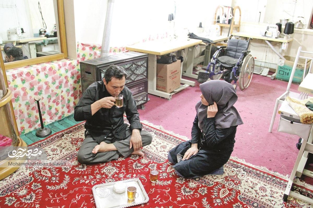 زوج معلولی که سختی‌ها زندگی را با شیرینی کنار هم سپری می‌کنند