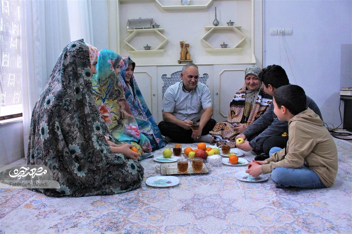 علی خاورداد، پدر ۳ دختر، سرپرستی ۲ پسر را نیز پذیرفته است علی خاورداد، پدر ۳ دختر، سرپرستی ۲ پسر را نیز پذیرفته است
