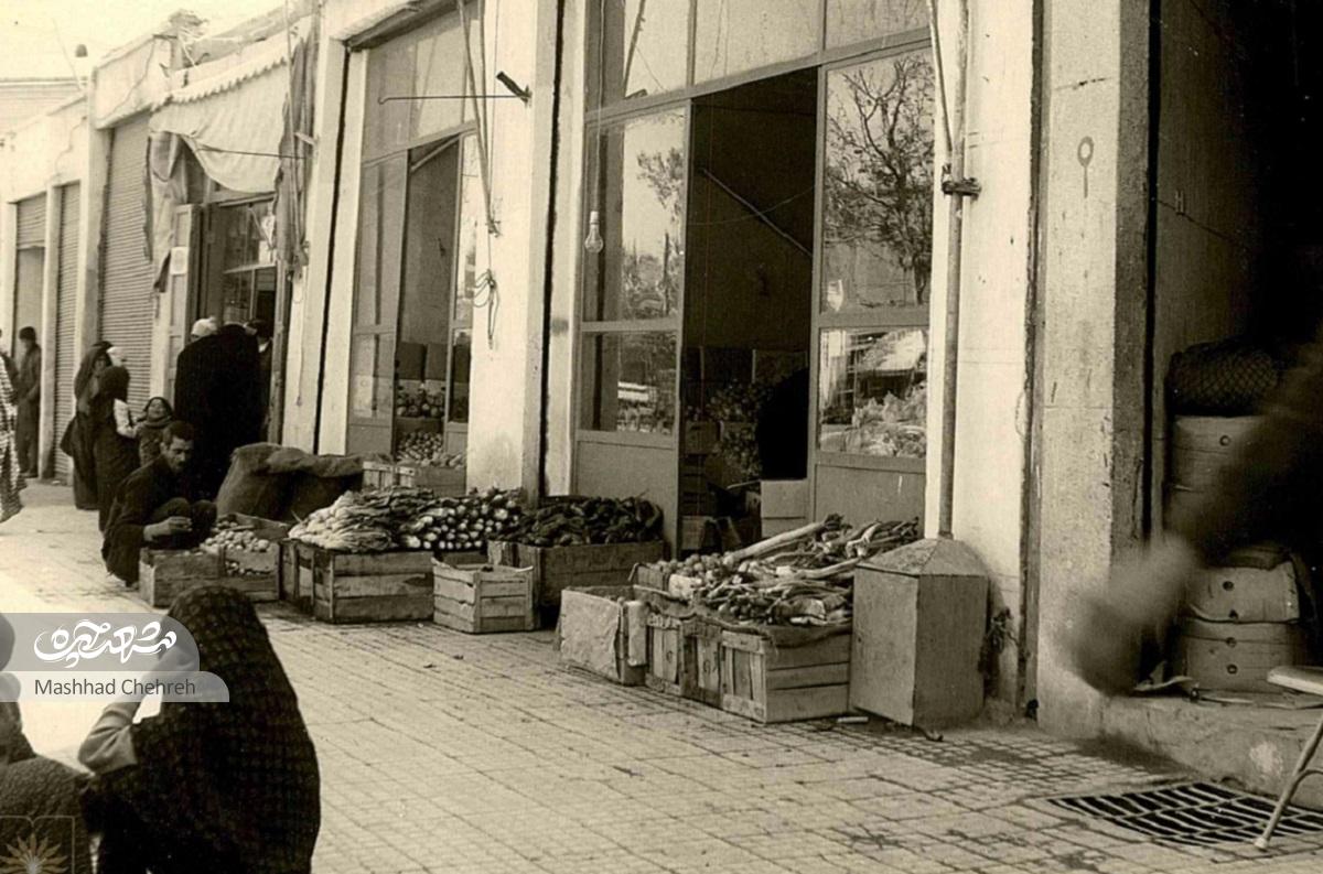 میدانهای بار تا پیدایش فروشگاههای جدید و سوپرمارکتها در یک قرن گذشته میدانهای بار تا پیدایش فروشگاههای جدید و سوپرمارکتها در یک قرن گذشته