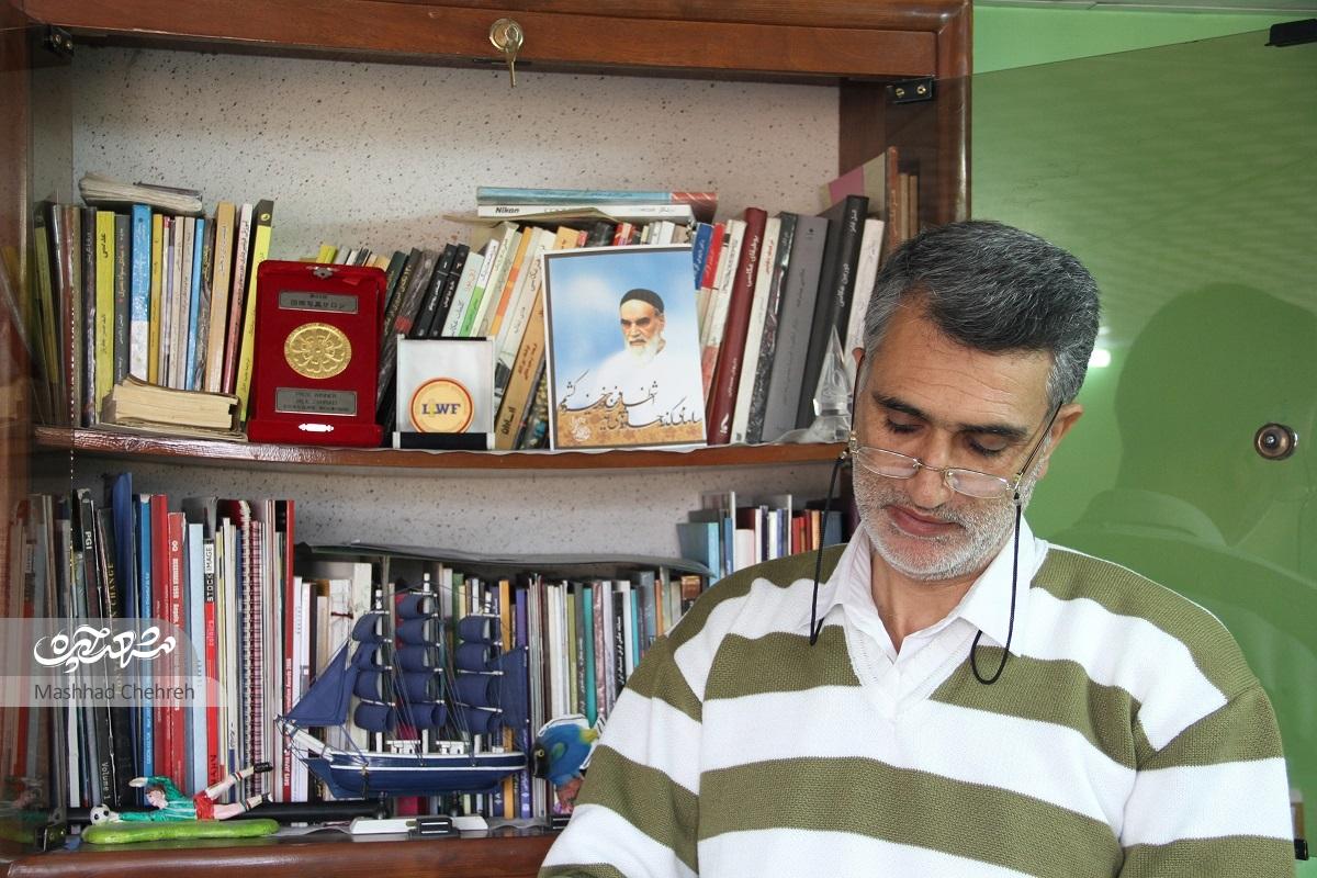 زهرایی عکاس محله کارمندان و ورودش به دنیای عکاسی با دوربینی که فیلم ۱۲۶ میخورد زهرایی عکاس محله کارمندان و ورودش به دنیای عکاسی با دوربینی که فیلم ۱۲۶ میخورد
