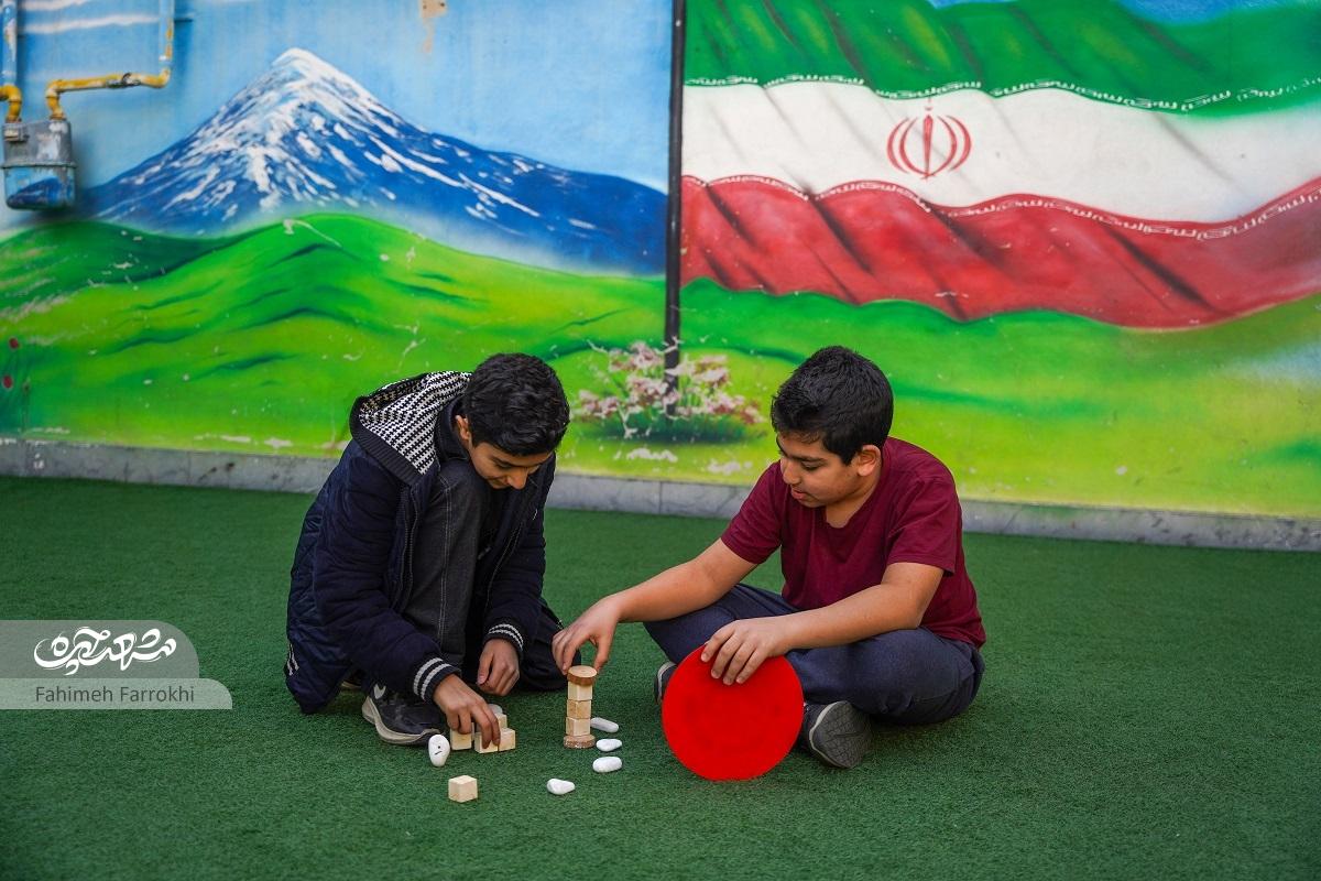 الهام یزدی، زنگ تفریح دانشآموزان را با بازیهای بومیمحلی پیونده زده است الهام یزدی، زنگ تفریح دانشآموزان را با بازیهای بومیمحلی پیونده زده است