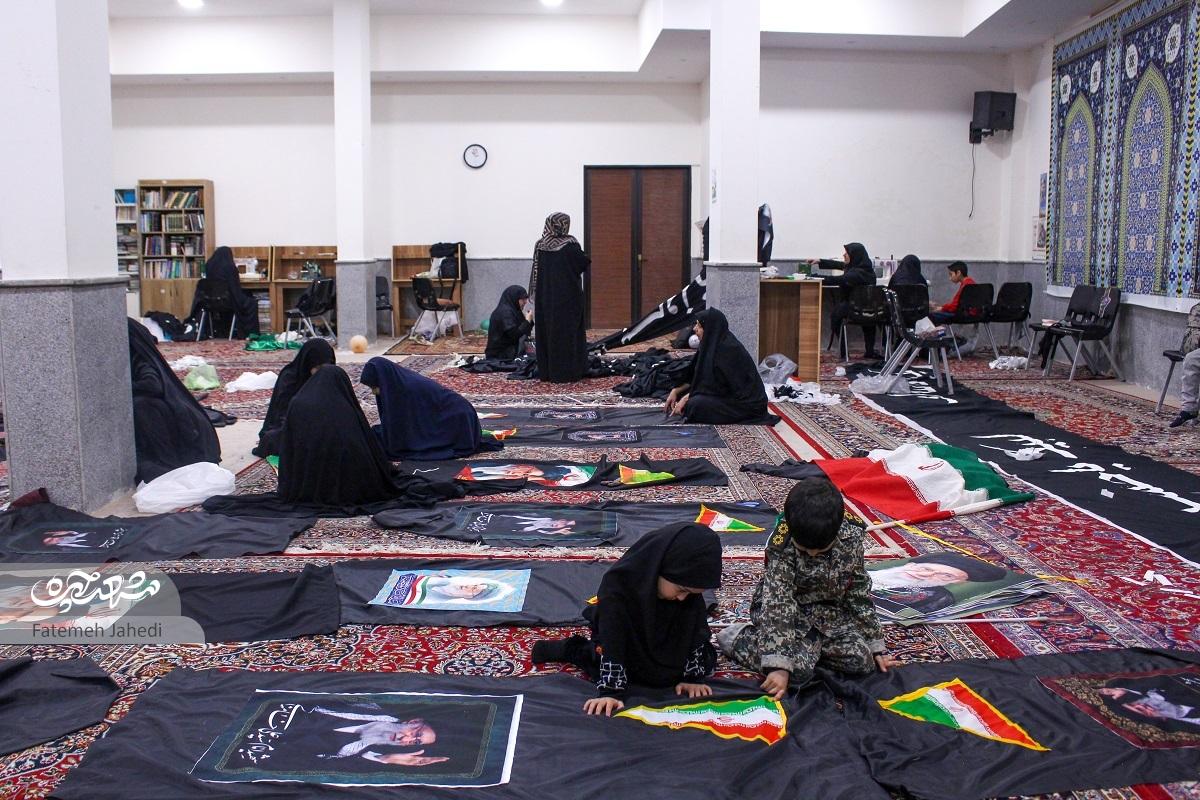 دوخت‌ودوز جهادی بانوان نیکوکار بالاخیابان برای سیاه‌پوش کردن محله