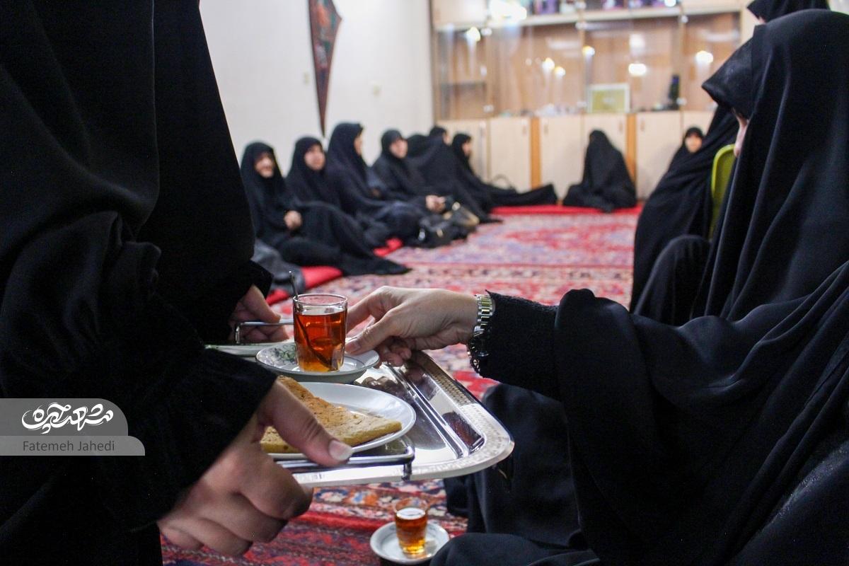 ۲۰ روز روضه برای اباعبدالله (ع) در خانه سیدرضا حسینی‌ازغندی