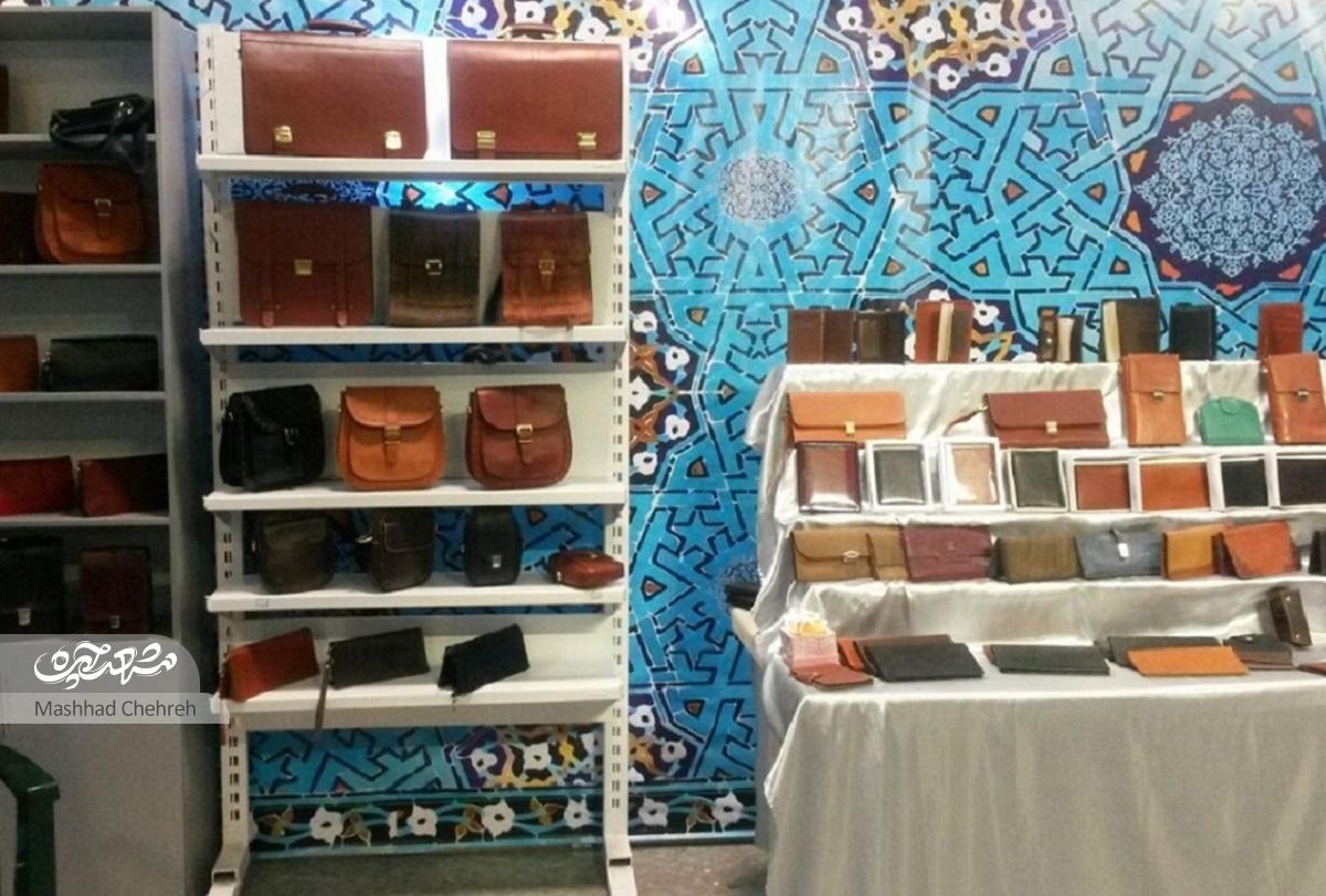 چرم دوزی ثریا برای بانوان محله نان و آب دارد چرم دوزی ثریا برای بانوان محله نان و آب دارد