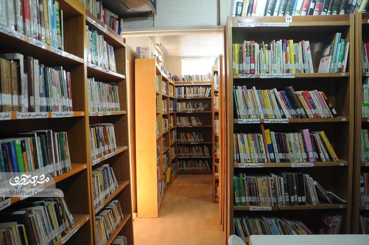 در کتابخانه «به زیستن» ۳۰ هزار عنوان کتاب وجود دارد