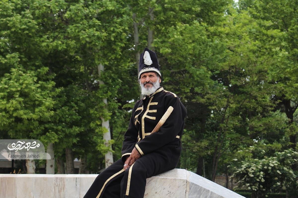 عیسی صادقی‌زاده ۲۸سال قبل با عشق به شاهنامه، راهی مشهد شد