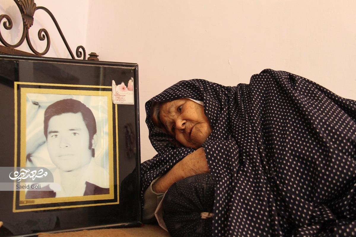 ساکنان محله پورسینا، بوستان «آلاله»  را با سه شهید ده دی می‌شناسند