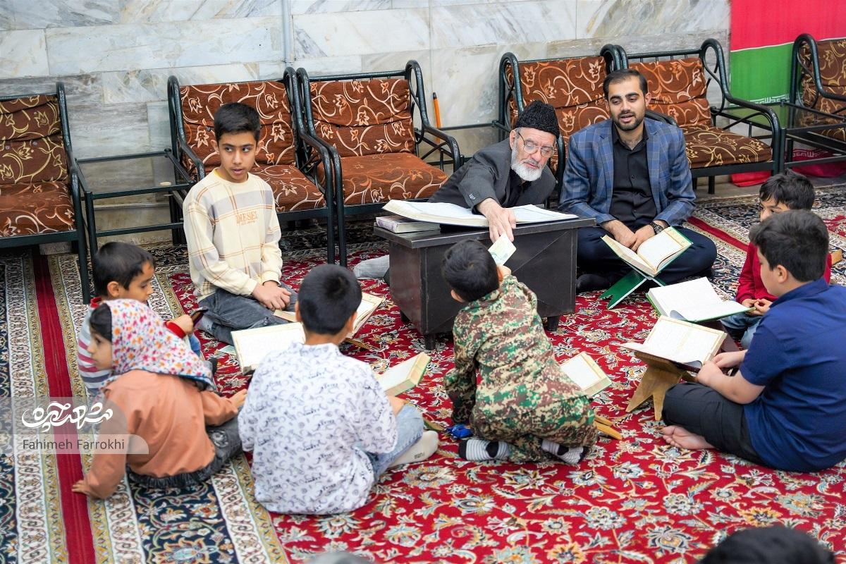 اسماعیل اصلمند ۶۵ سال از عمرش را صرف آموزش آیات الهی کرده است