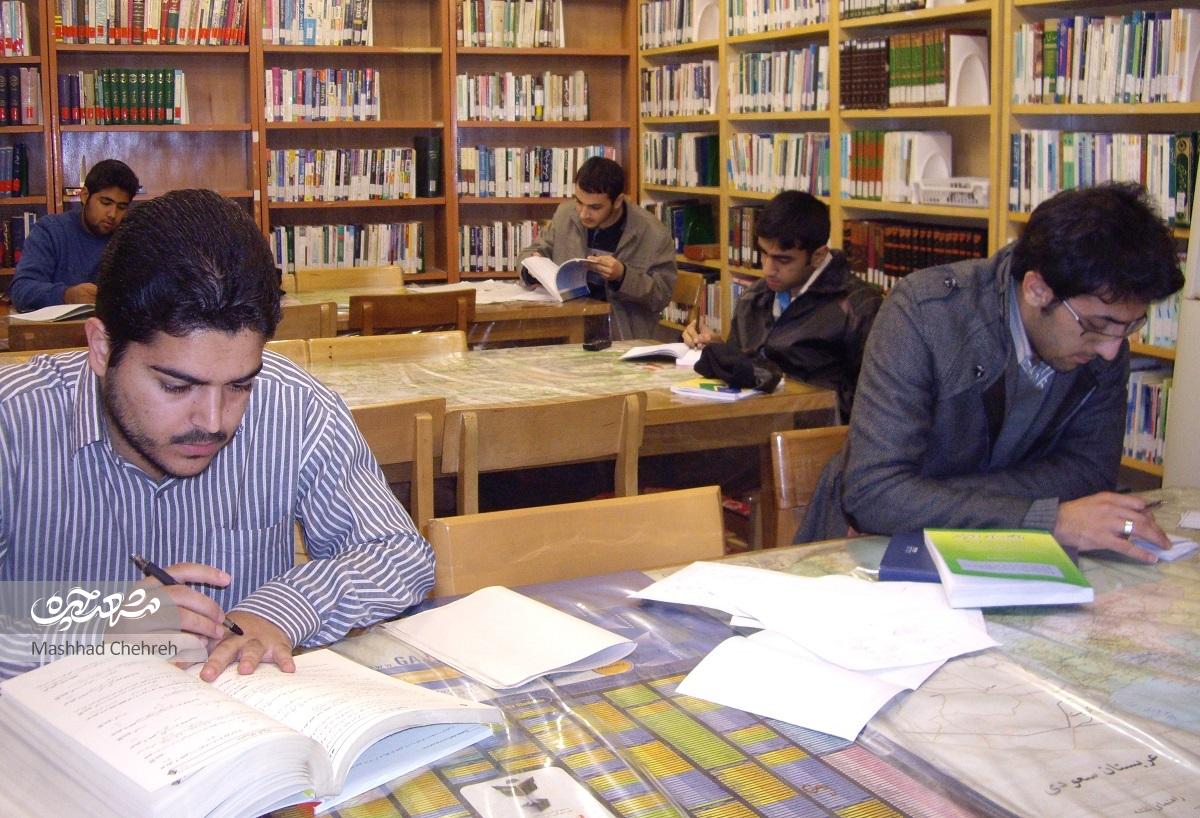 کتابخانه حضرت فاطمه الزهرا (س) ۱۶ هزار جلد کتاب دارد