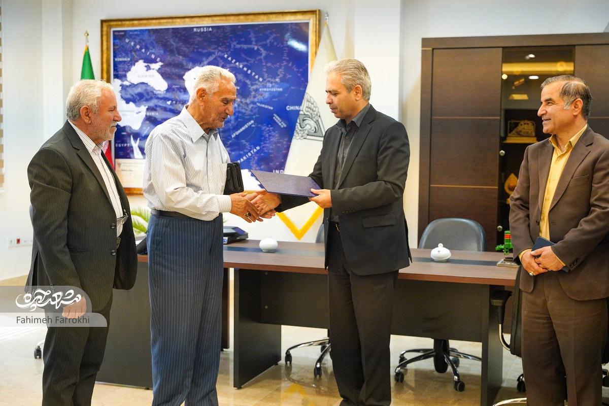 عبدالحسین دربندی در دهه ۵۰ رئیس قطار مشهد بود