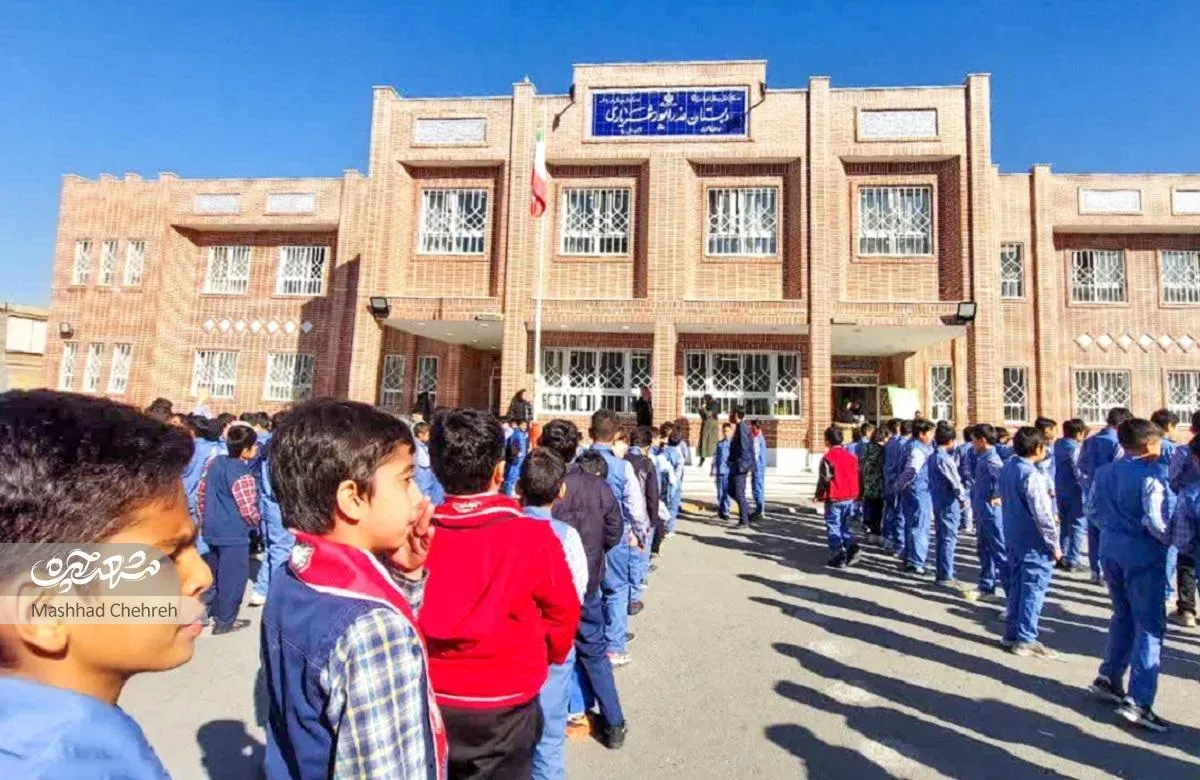 قدم خیر محمدکاظم لیث، ۱۲۰۰ دانش­ آموز را مدرسه‌دار کرد