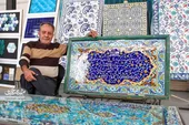 عبدالحسین مشکات میراث&zwnj;دار هنر کاشی&zwnj;کاری است