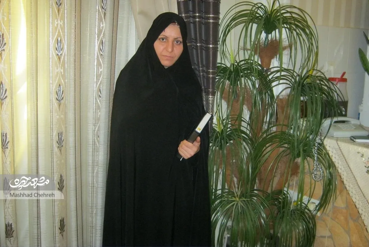 بی‌بی‌نسرین افروزی مربی قرآن محله جاهدشهر است
