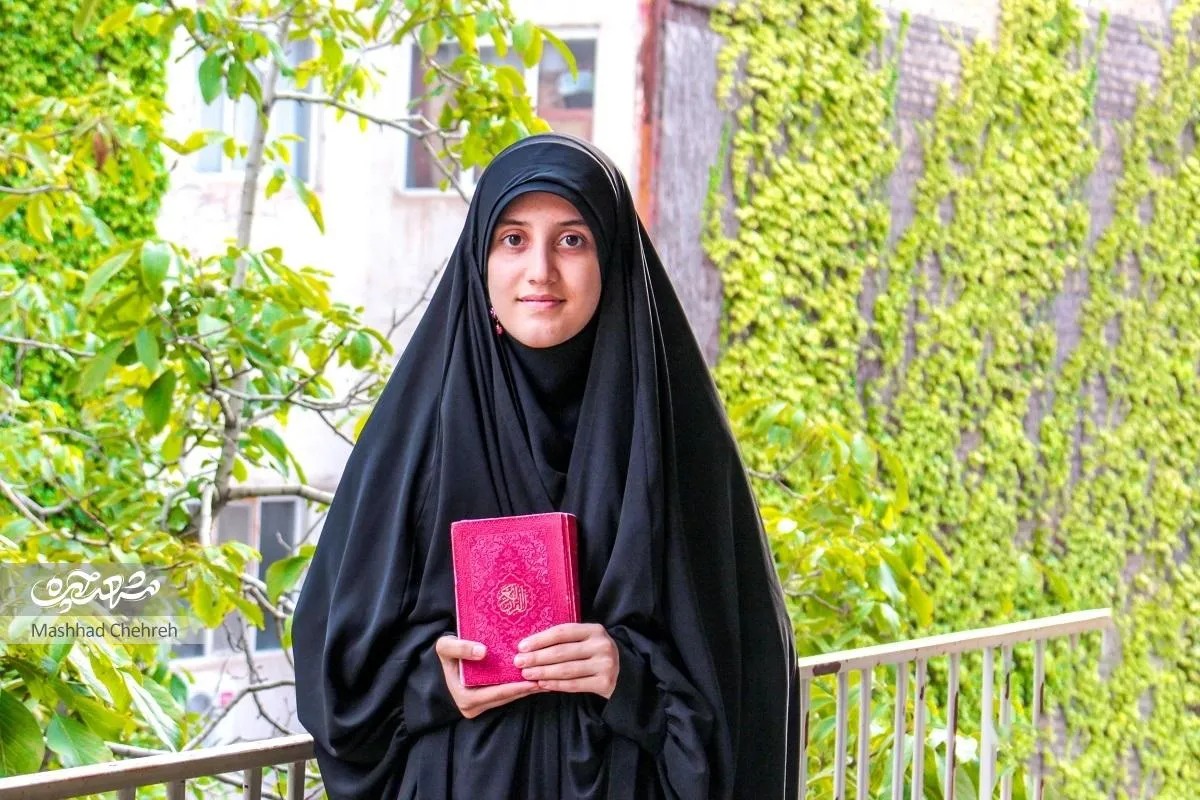 نرگس برای حفظ قرآن یک سال مرخصی تحصیلی گرفت