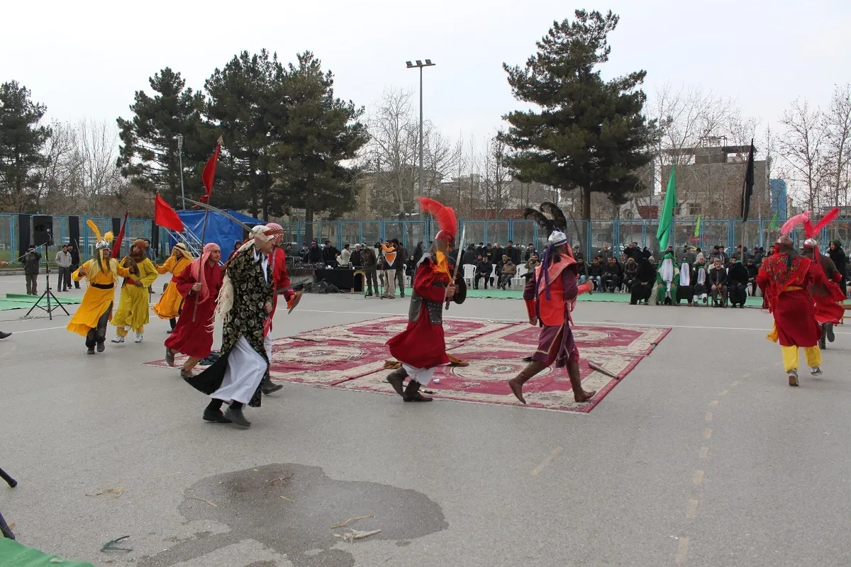 تعزیه خوانی در چهارراه آزادشهر