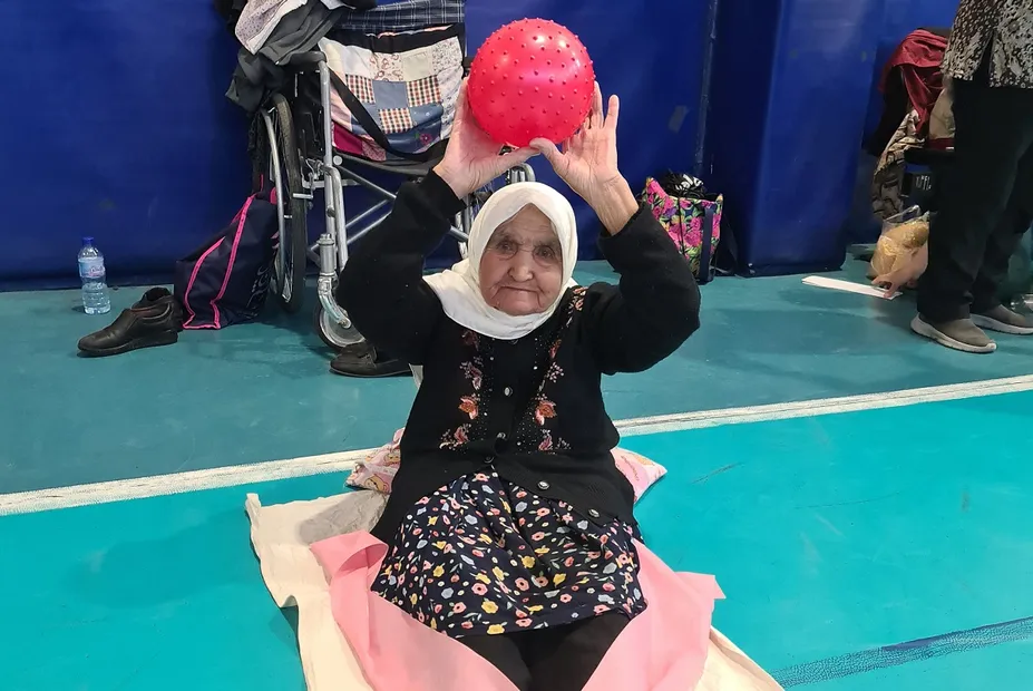 ورزشکار  ۹۲ ساله محله کلاهدوز هر روز به باشگاه می‌رود
