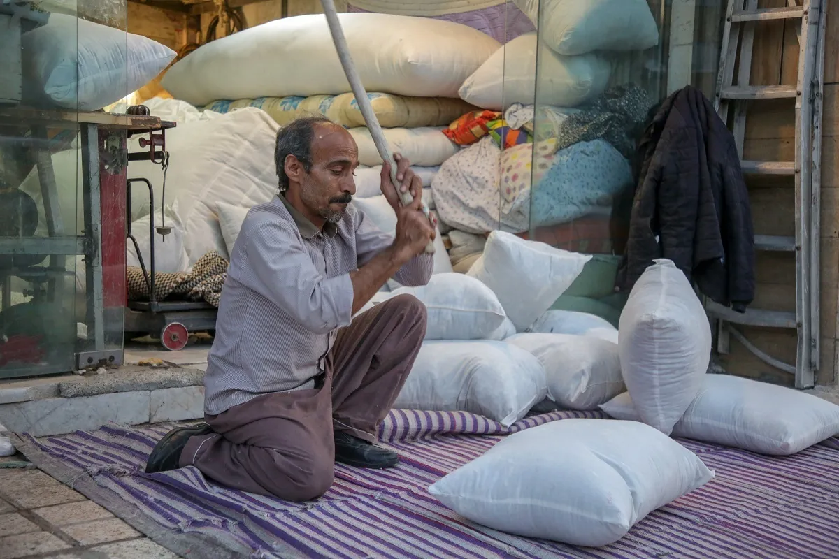 پنبه‌زنی خاطرات لحاف‌دوز محله حجاب از کمان‌های رو به خاموشی