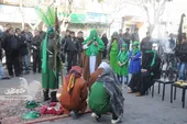 شبیه&zwnj;خوان&zwnj;ها کربلا را به محله طلاب آوردند