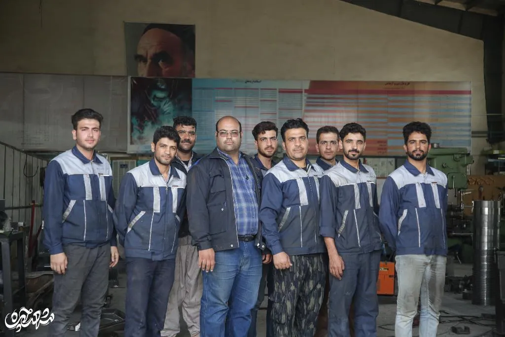 مصطفی طیبی وگروهش