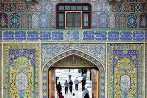 گذری بر تاریخ ششصد ساله کاشیکاری در حرم‌رضوی