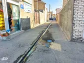 کوچه&zwnj;ای که به مسجد تکیه داده است