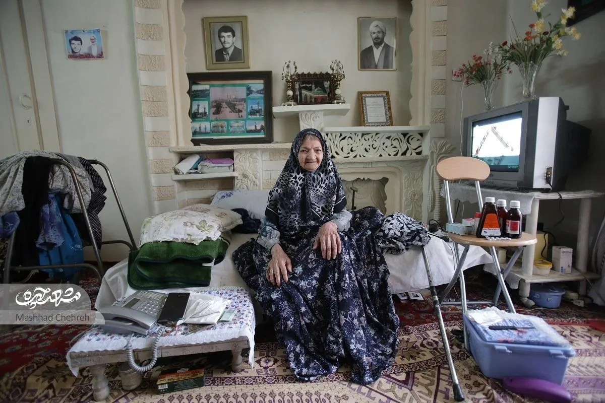 «بمانجان» مادر ۹۶ ساله محله پروین اعتصامی است