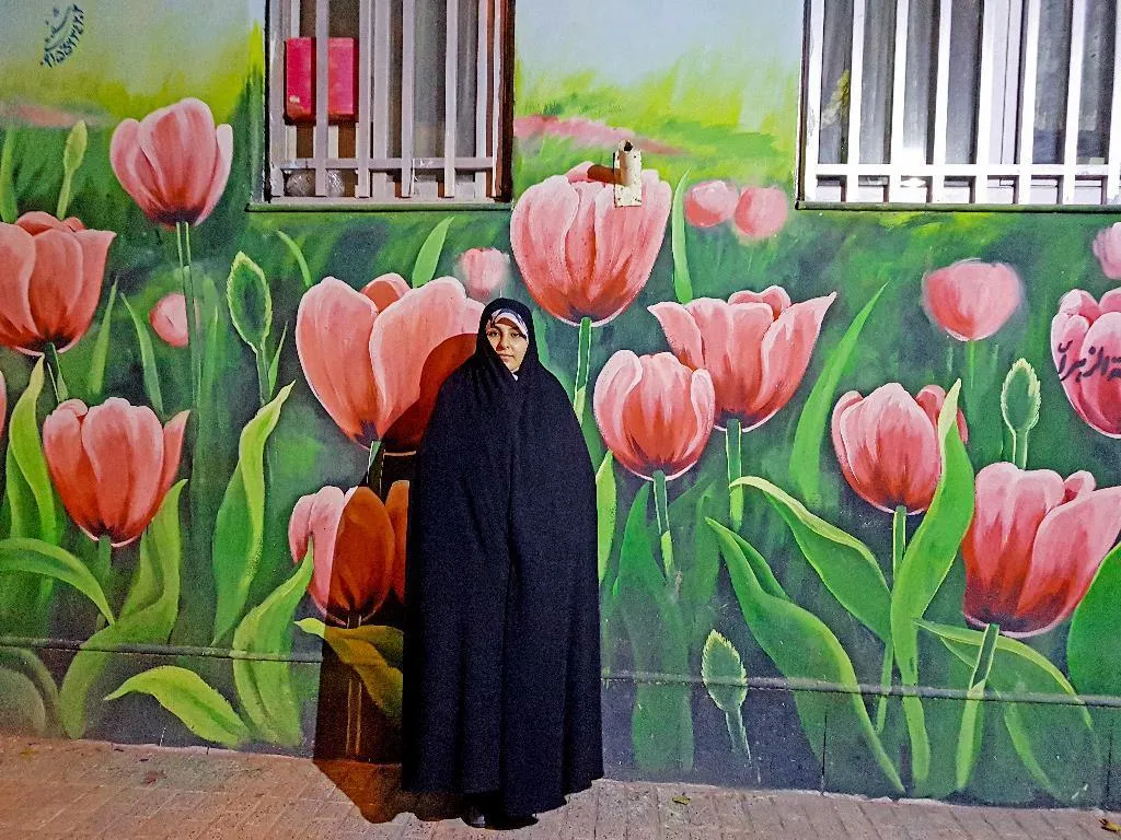 نفیسه نسترنی فعال فرهنگی