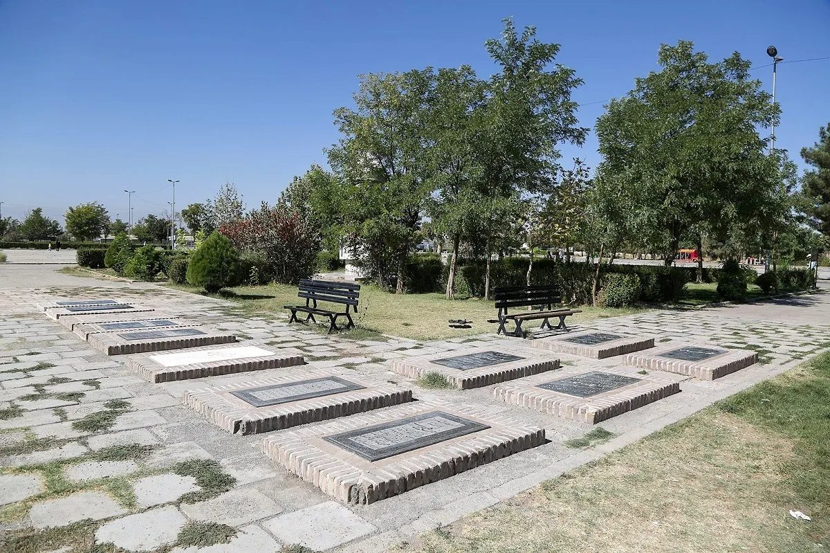 خانه ابدی شاعران خراسانی در مقبره‌الشعرای توس