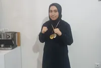 رزمی‌کار کتاب دوست