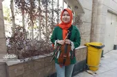 پرنیان یعقوبی نوازنده یک تئاتر خیابانی است