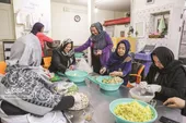 دیگ آش بانوان خیر را گرد هم آورد