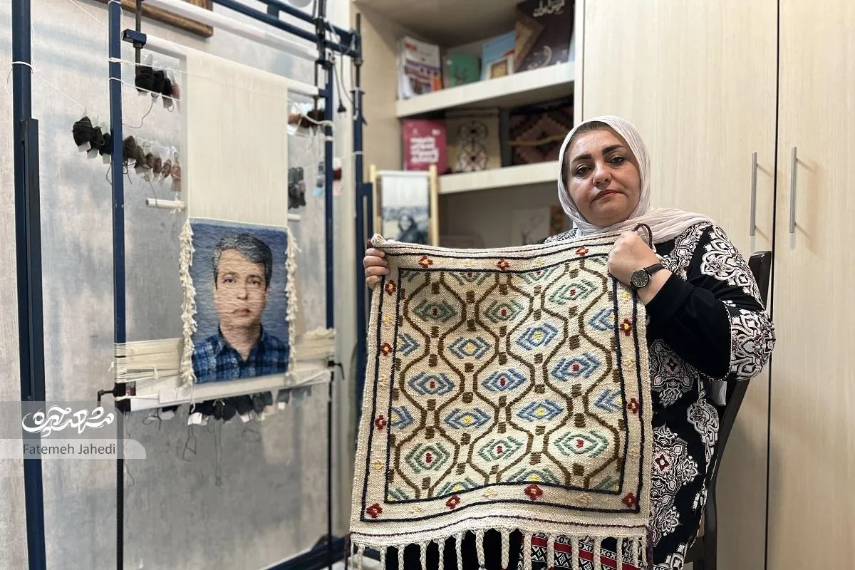 نازآفرین آرش هنر قالی‌بافی را به توان‌یابان آموزش می‌دهد
