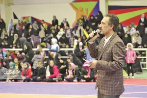 از تریبون‌داری در مدرسه تا اجرا در تلویزیون