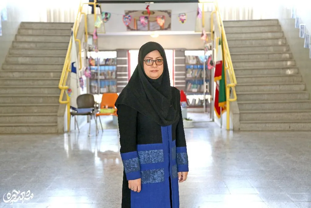 لیلا ارمغان مدیر نمونه کشوری