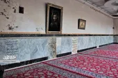قصه سنگ مزارهای داخل تکیه کرمانی&zwnj;ها چیست؟