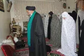 نماز جماعت و برکت روضه&zwnj; خانگی در خانه طاهره خانم