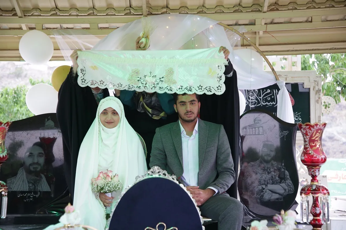 ازدواج آسان بر سر مزار دایی‌شهید