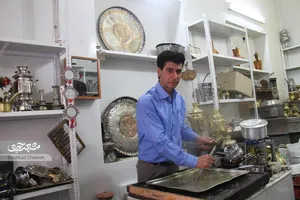 ۳۰ سال قلمزنی حسن شکاری