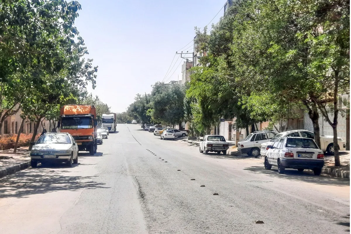 کوچه خوش آب و هوای محله انقلاب