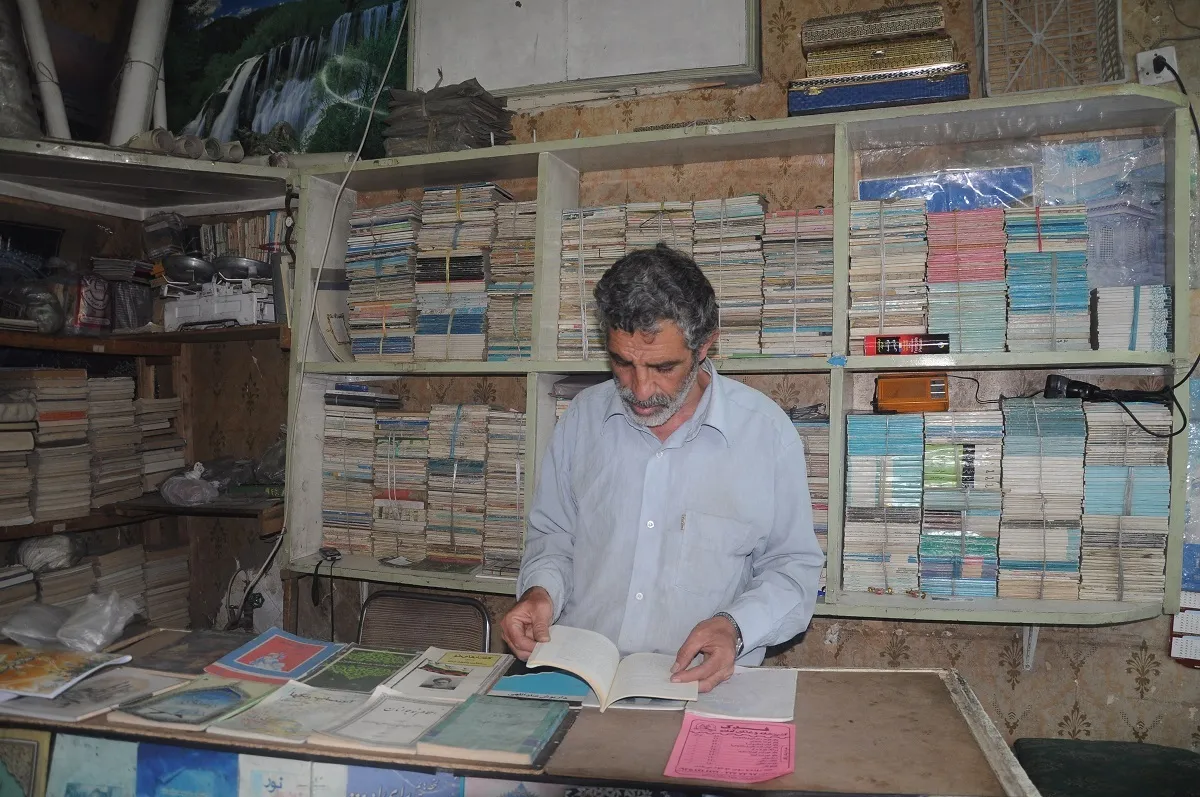 آقاسید با ارزان‌فروشی همه را کتاب‌خوان کرد