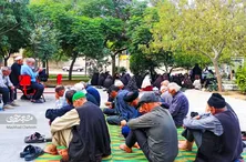 اهالی محله ثامن هر روز در بوستان پونه برای امام حسین(ع) عزاداری می‌کنند