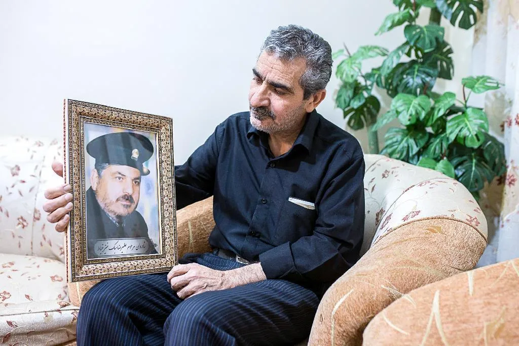 علی‌رضا گلبو قدیمی‌ترین خیاط حرم است 
