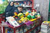 زوج محله امام خمینی(ره) با اسباب&zwnj;بازی&zwnj;&zwnj;ها شادی هدیه می&zwnj;دهند