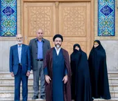  اعلامیه&zwnj;گردانان کوچه&zwnj;های انقلاب