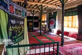 مسجد ۱۵۷ ساله&zwnj; سجادیه هنوز سقفی چوبی دارد