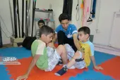 معلم ورزش محله آزادشهر بیماری کودکی خود را با ورزش مداوا کرد
