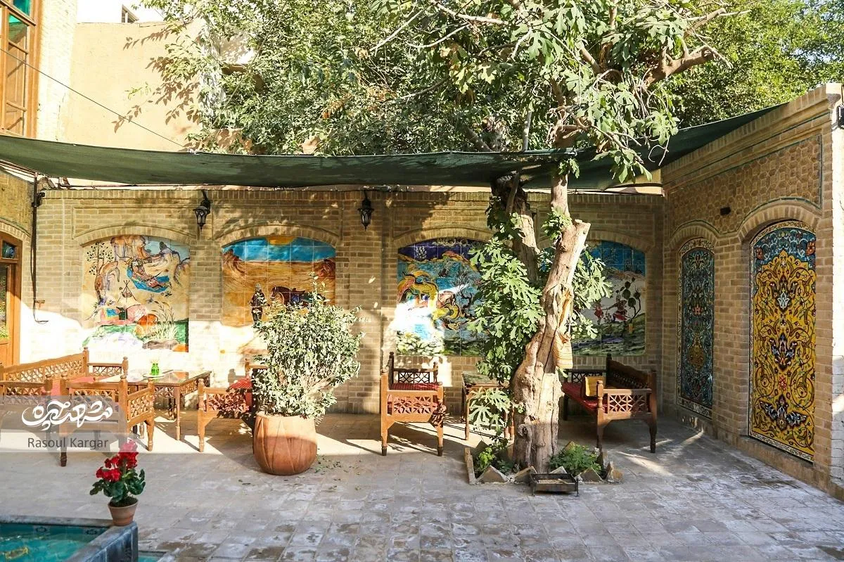 خانه تاریخی احمدیان‌ را نوه‌اش ماندگار کرد