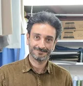 قبادوزی، شغل اجدادی خیاط قدیمی بازار سرشور است